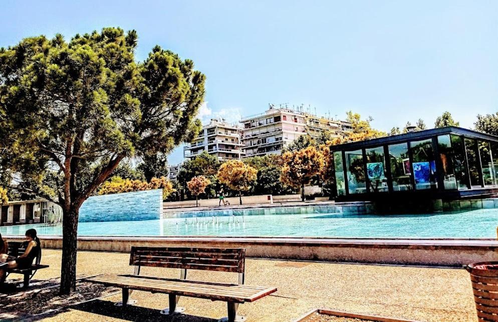 Here Thessaloniki! In The Near The Sea Daire