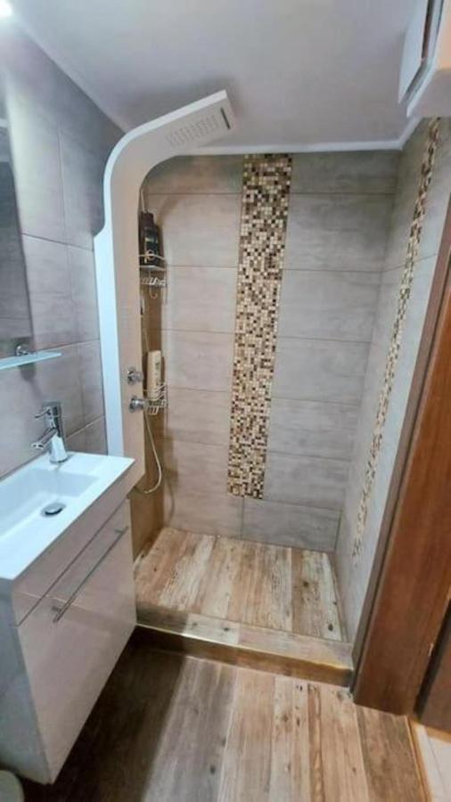 Liva Center Thessaloniki, Agias Sofias Căn hộ