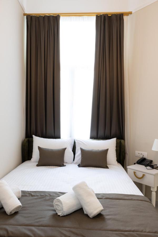 Modern Revival Luxury Tessalónica