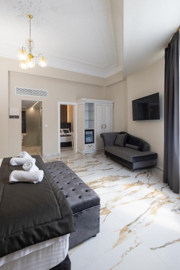 Modern Revival Luxury Tessalónica