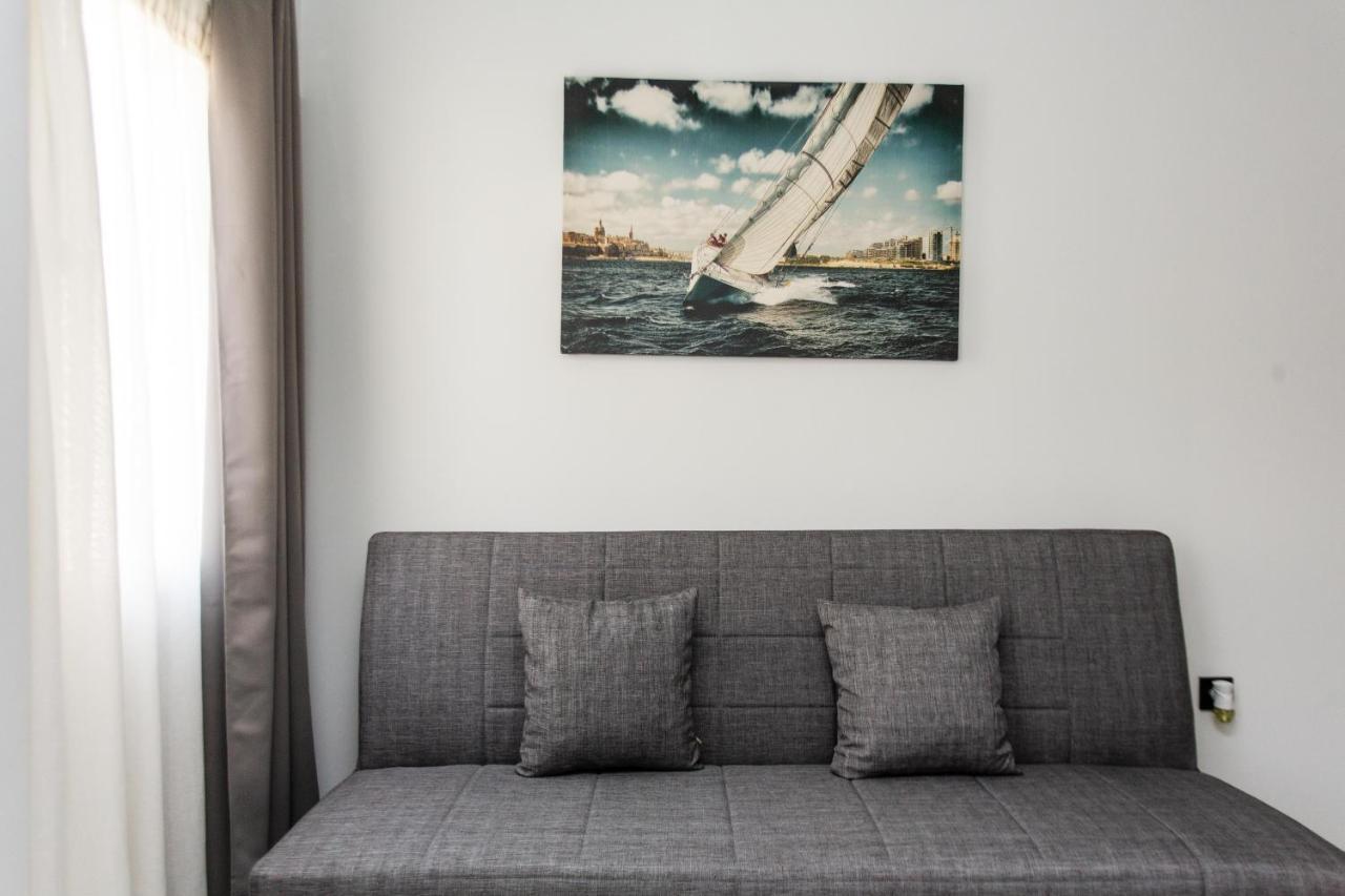 John Apartment *