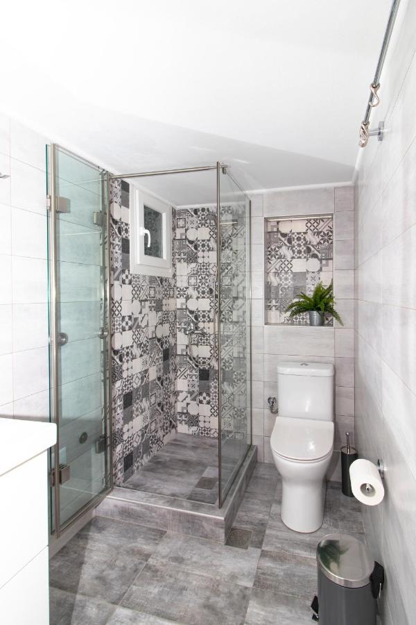 Large, Sunny, Modern Fully Renovated, Next To Agia Sofia