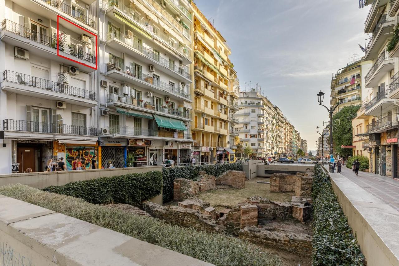 Nava In The Center Of