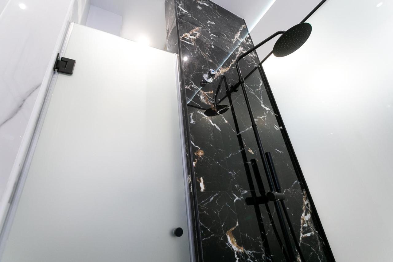 Near To White Tower 40sqm , Gas Heating, Optical Fiber, 2smart Tv, Private Entrance Apartamento