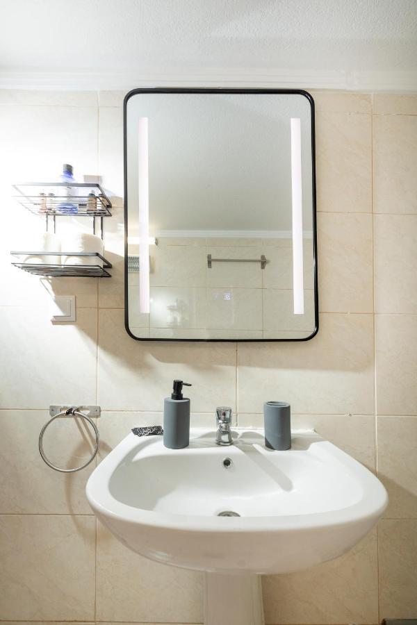 Delmare D12 *