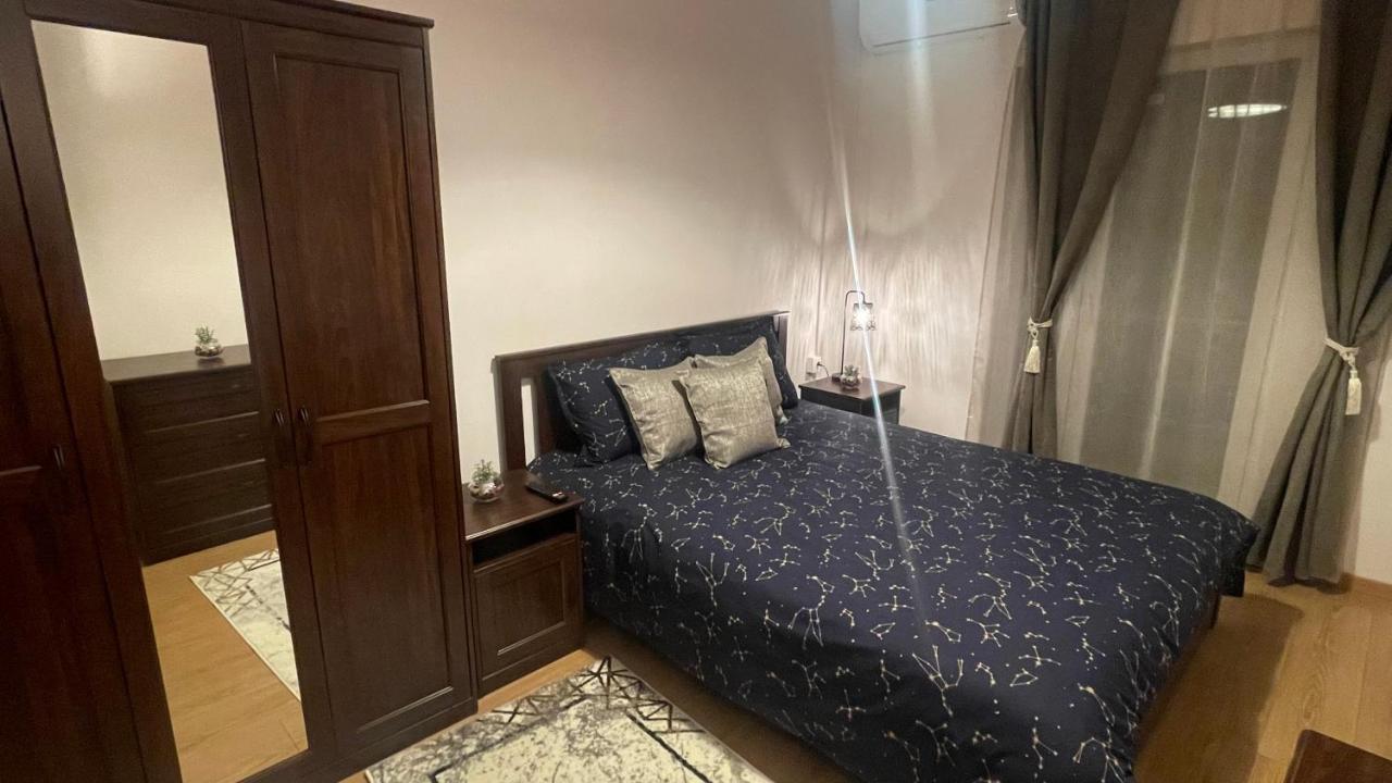Luxury Furnished Apartment, Near The Center Gallery 55 *