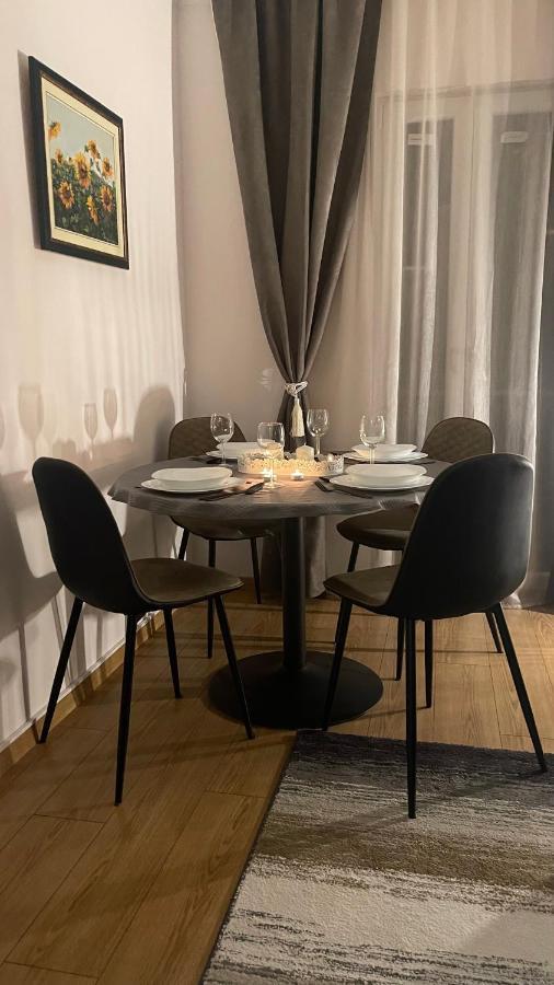 Daire Luxury Furnished Apartment, Near The Center Gallery 55