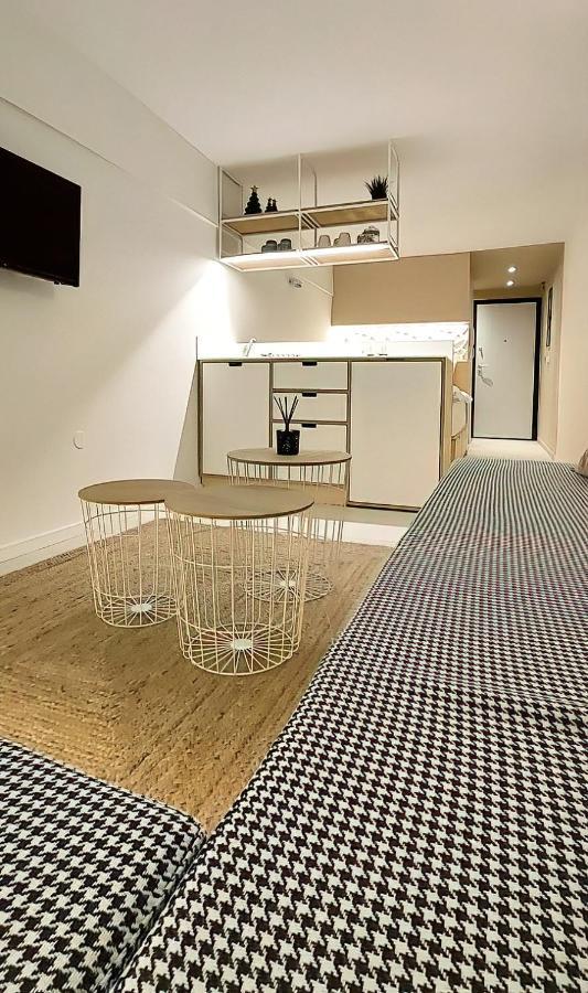Apartment Urban Hide