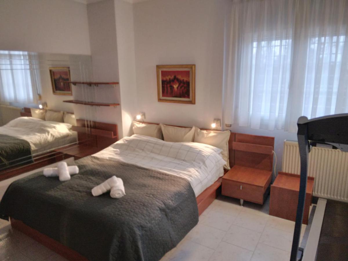 Villa In Panorama, Thessaloniki, With A Swimming Pool. Host: Mr. George