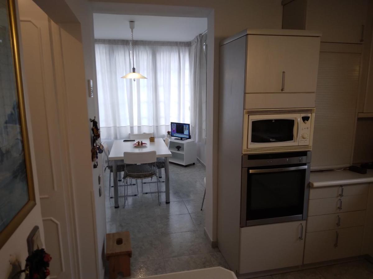 Villa In Panorama, Thessaloniki, With A Swimming Pool. Host: Mr. George *