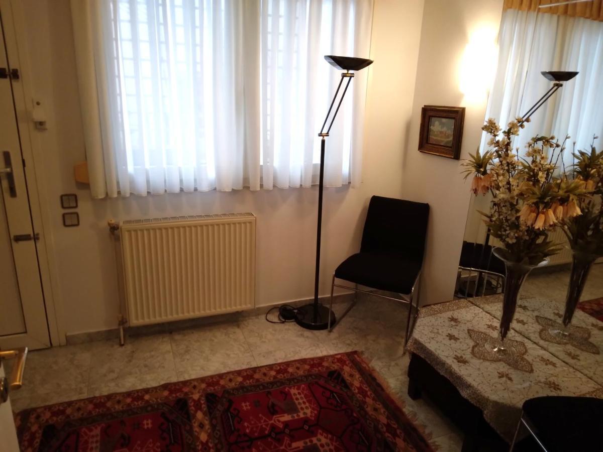 Villa In Panorama, Thessaloniki, With A Swimming Pool. Host: Mr. George *