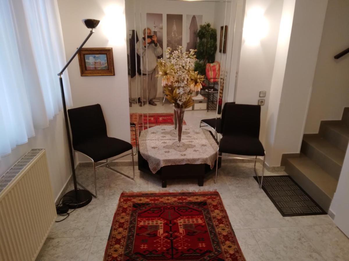 Villa In Panorama, Thessaloniki, With A Swimming Pool. Host: Mr. George *