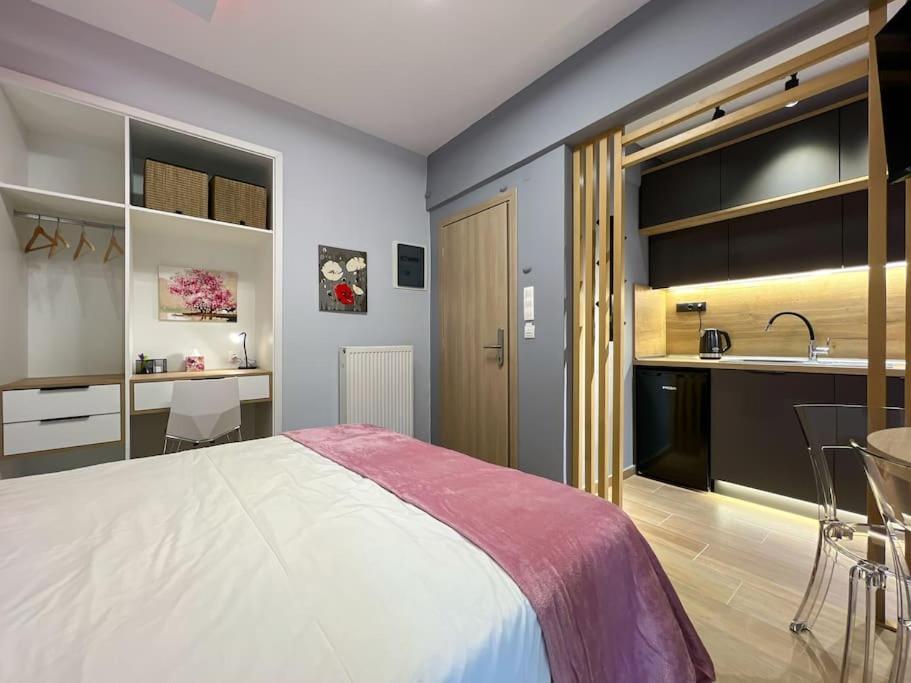 Purple Studio Apartment Thessaloniki