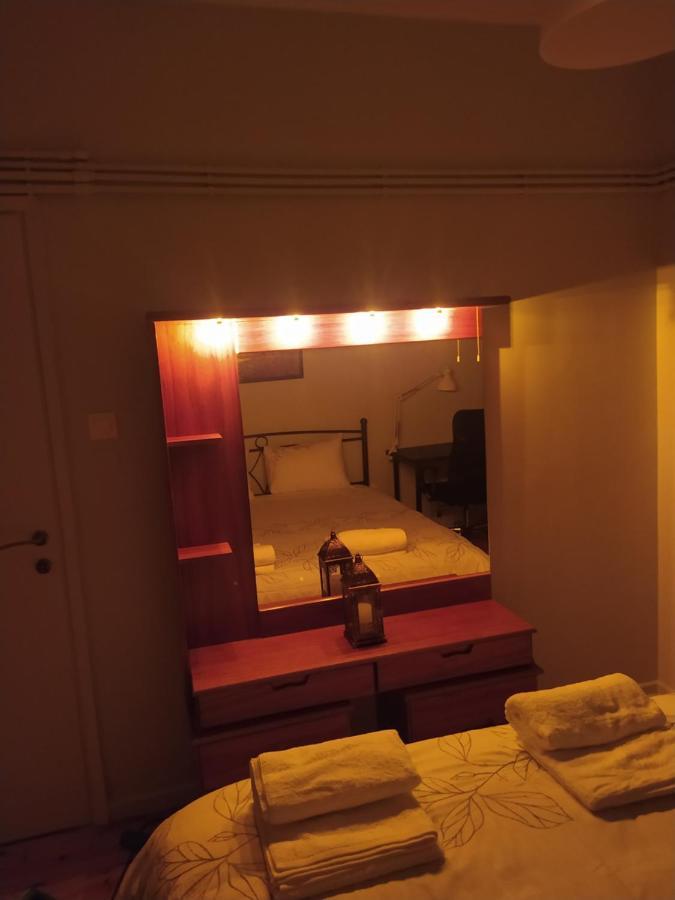Appartement Cozy Three Bdrms At Five Filippou Str