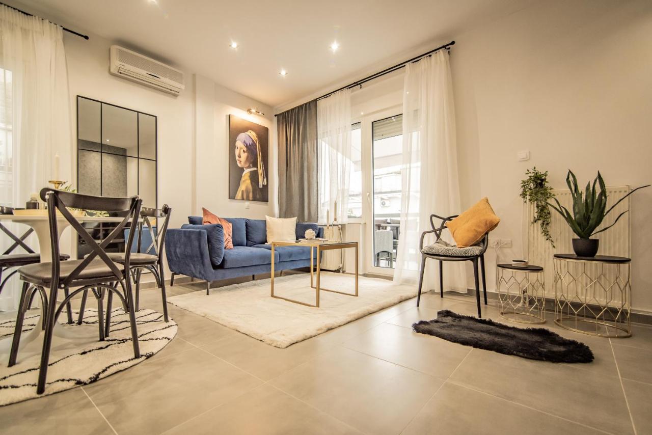 Apollo's On Radio Midas Apartment *