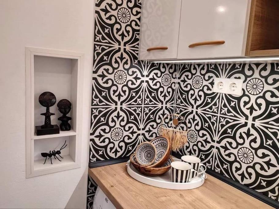 Old Town Luxe W 100mbps Apartment *