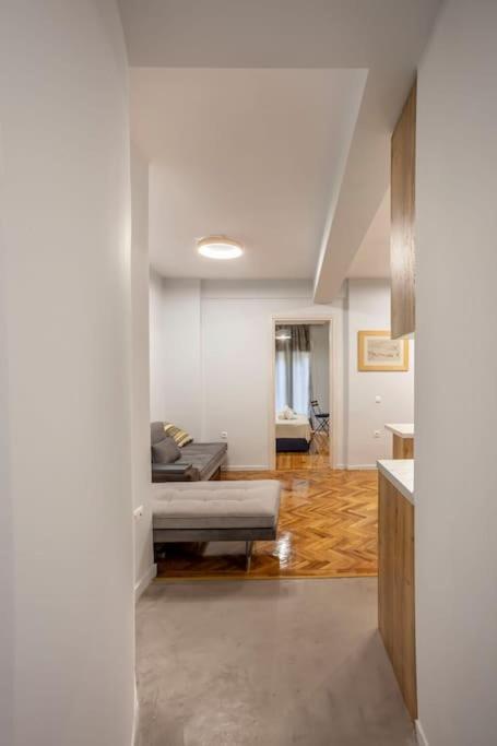 Karolou Ntil- Ground Floor Apartamento