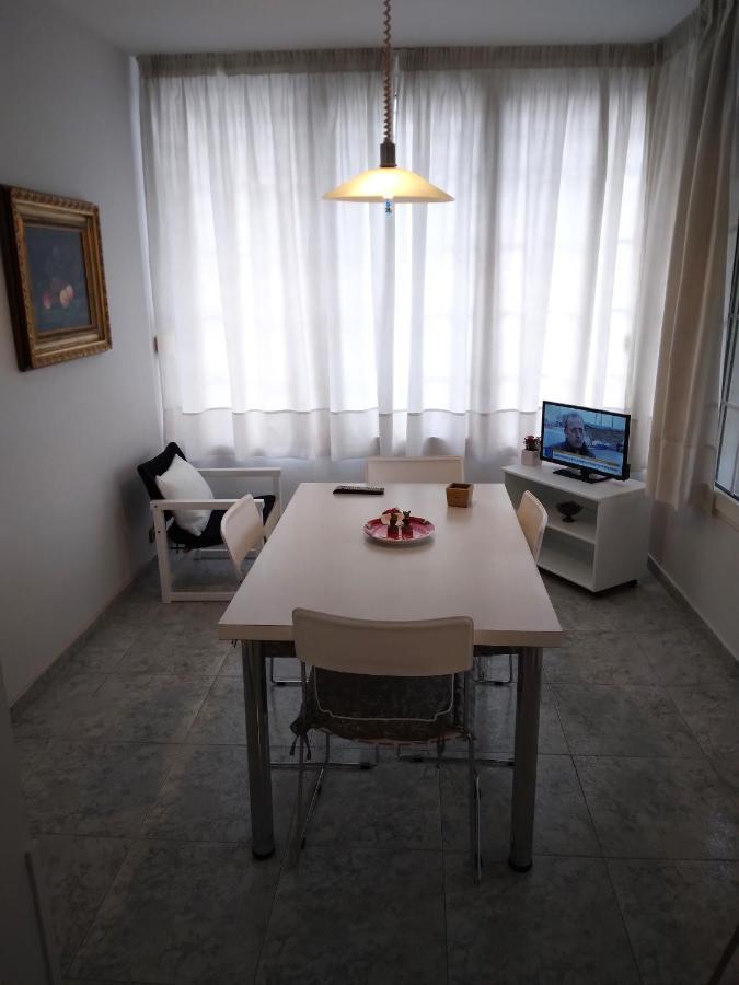 In Panorama, Thessaloniki, With A Swimming Pool. Host: Mr. George * Thessaloníki