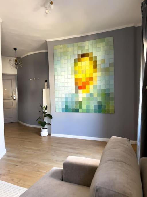 Homevision - Stylish & Serene - Center Apartment