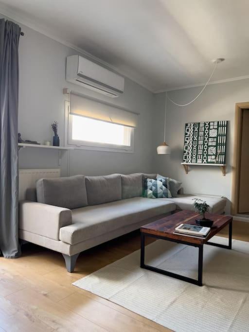 Apartment Homevision - Stylish & Serene - Center *