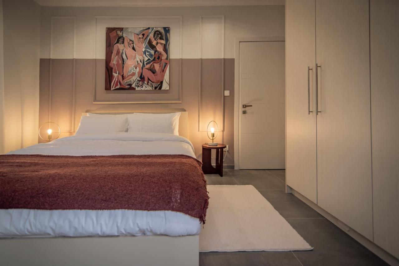 Apollo's On Radio Midas Apartment Thessaloniki