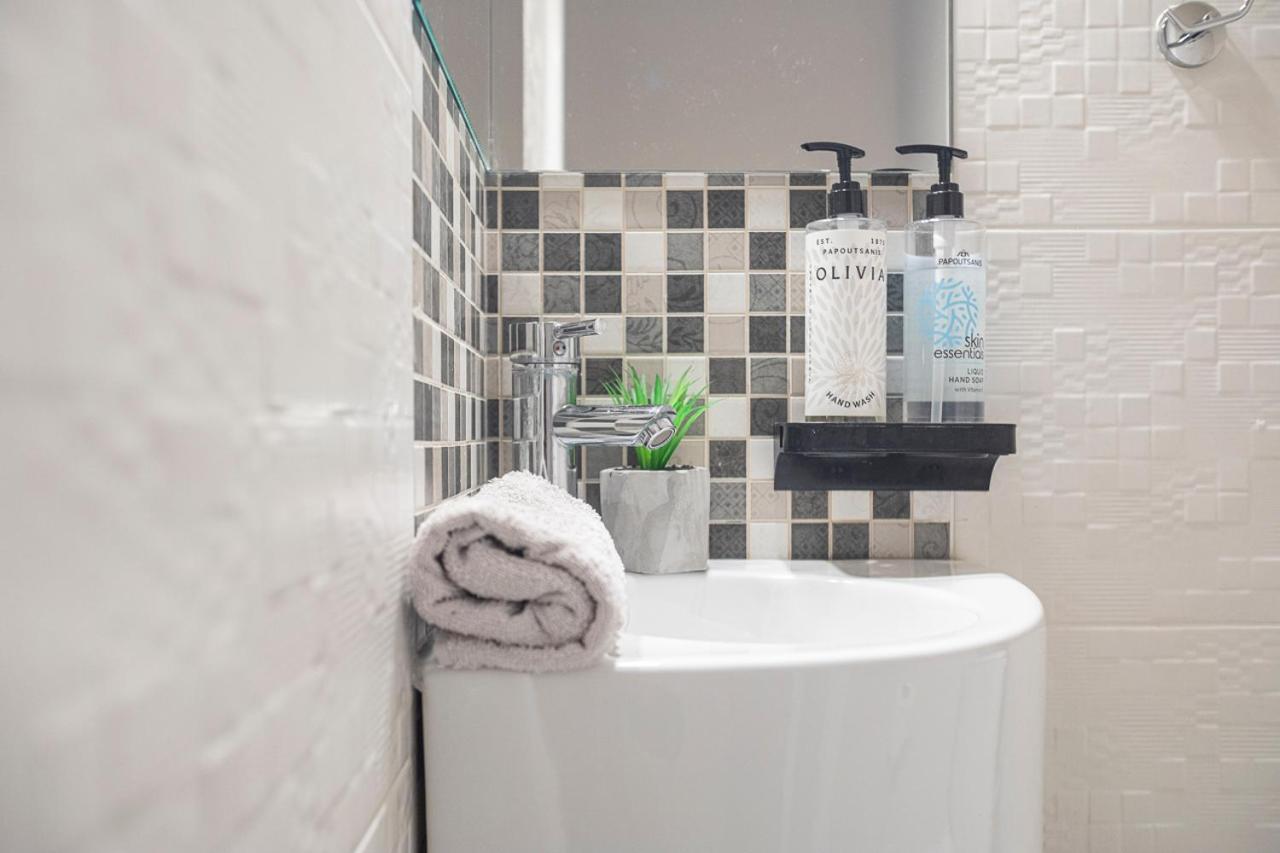 Houseloft White Tower Icon Apartment *