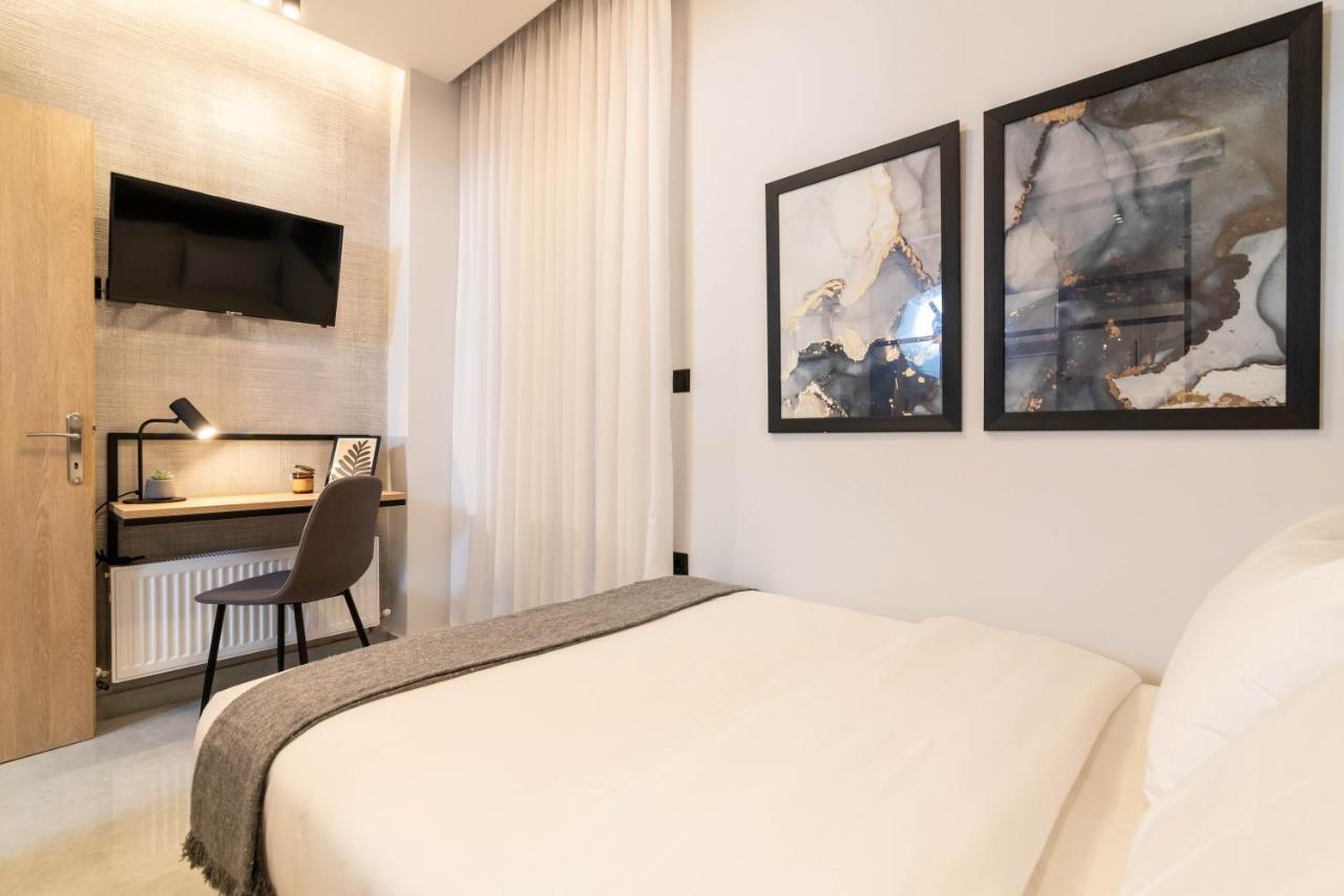 Apartment F & B Collection - 2 Bedroom *