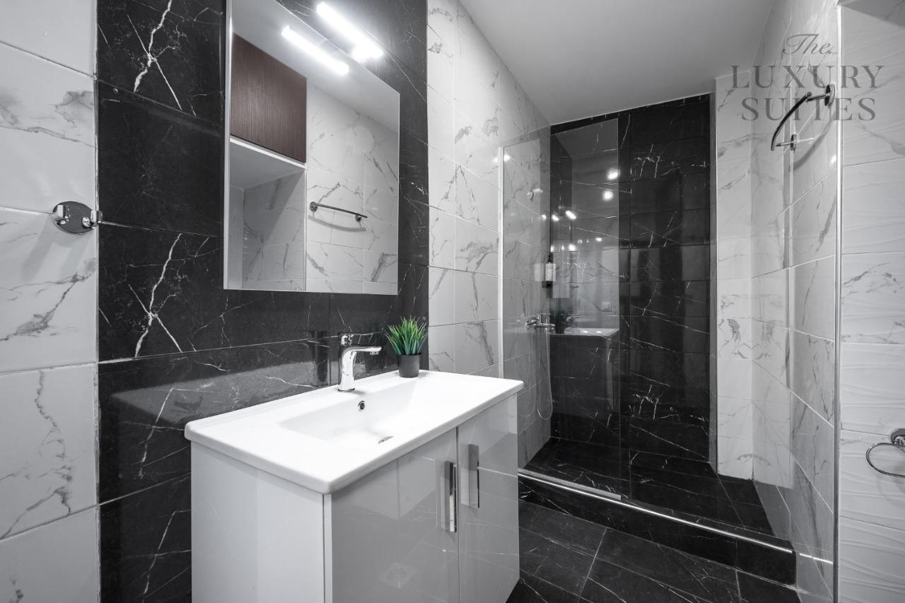 Apartment Adoorable, The Luxury *
