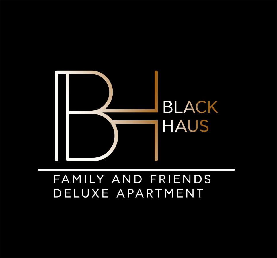 Blackhaus Family And Friends Deluxe Thessaloniki