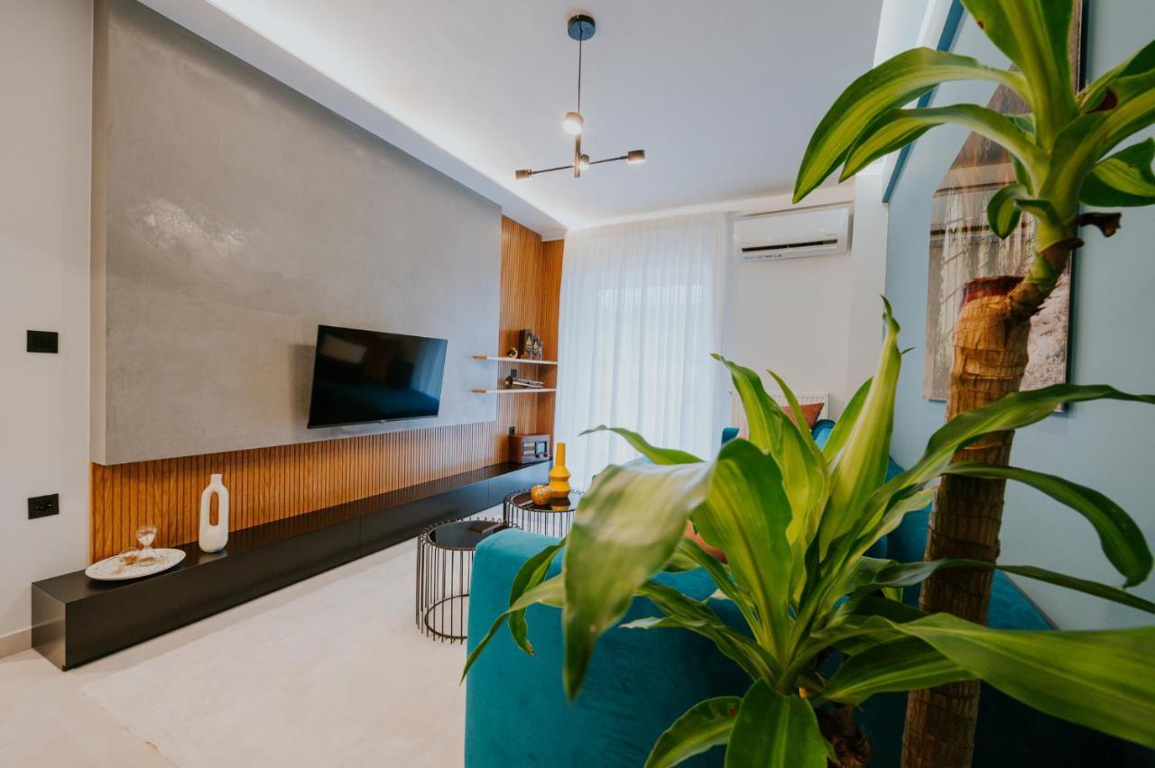 Azuro Luxury Living *