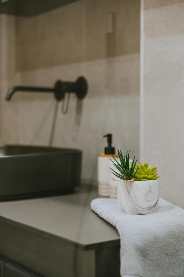 Azuro Luxury Living Apartment *