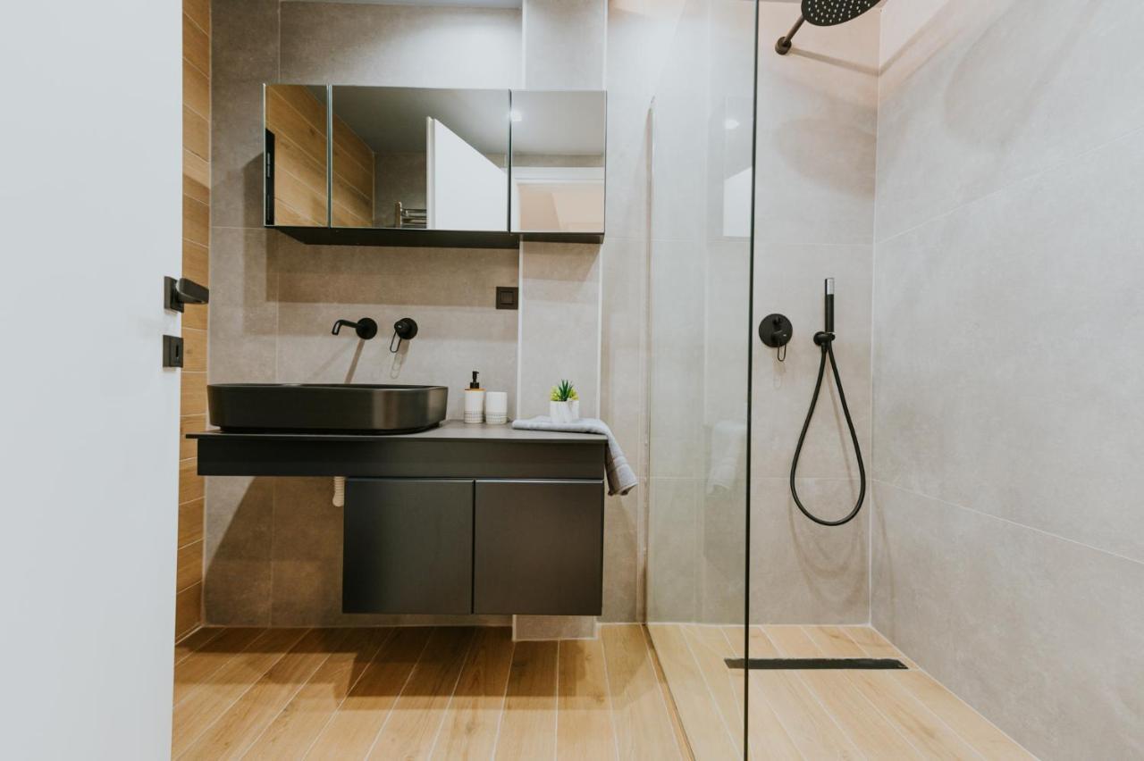 Azuro Luxury Living Apartment *