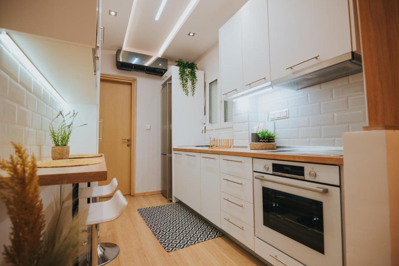 New Cozy By The Sea