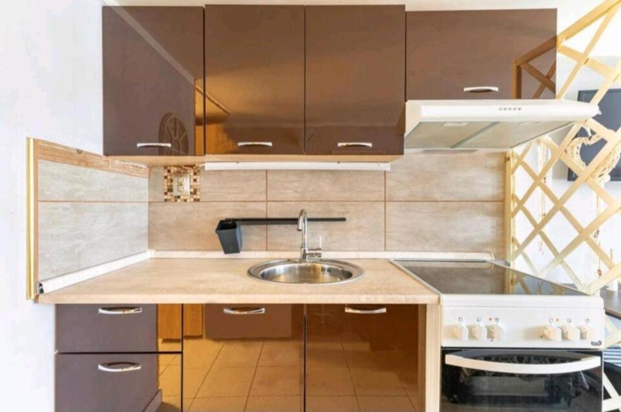 Liva Center Thessaloniki, Agias Sofias * Thessaloníki
