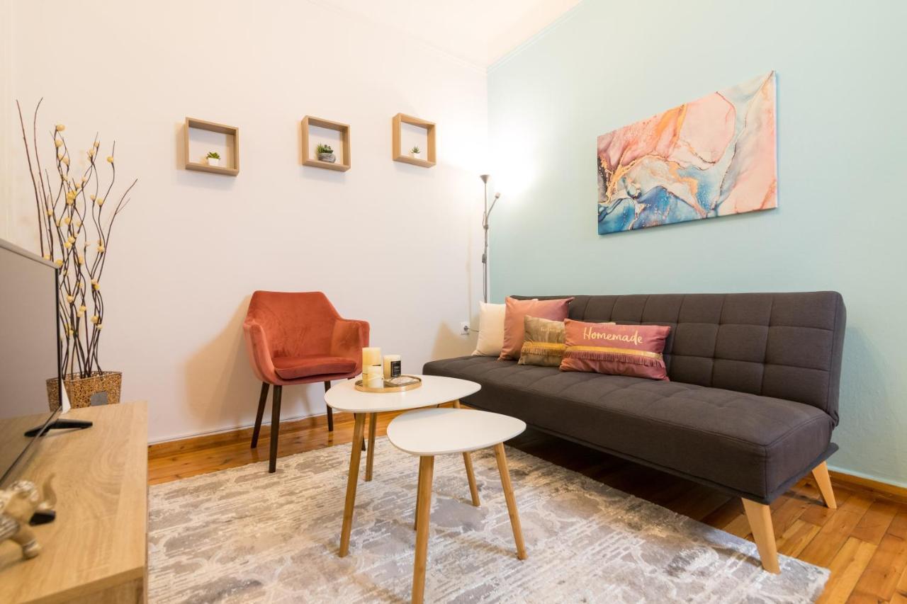 F & B Collection - Flat For 3 *