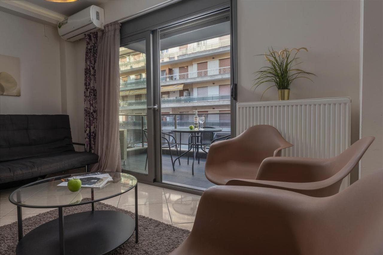 Antigonidon Square Apartment *