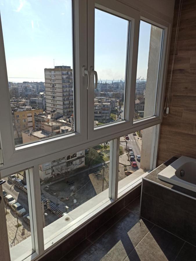 Minimalist W/ View Apartment *