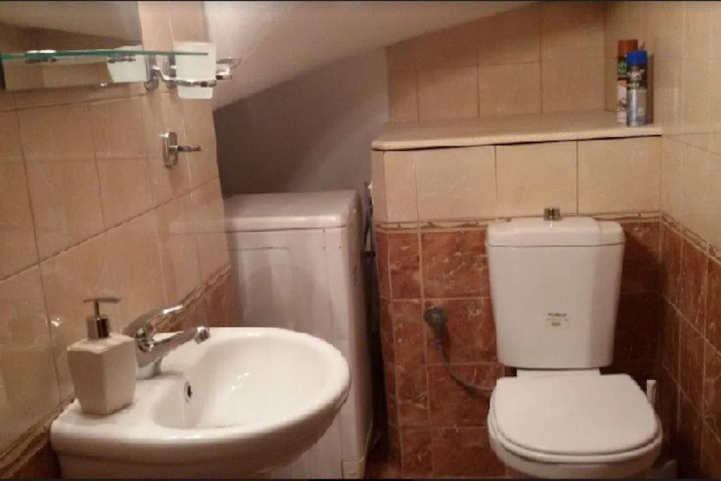 Apartment Sofaki