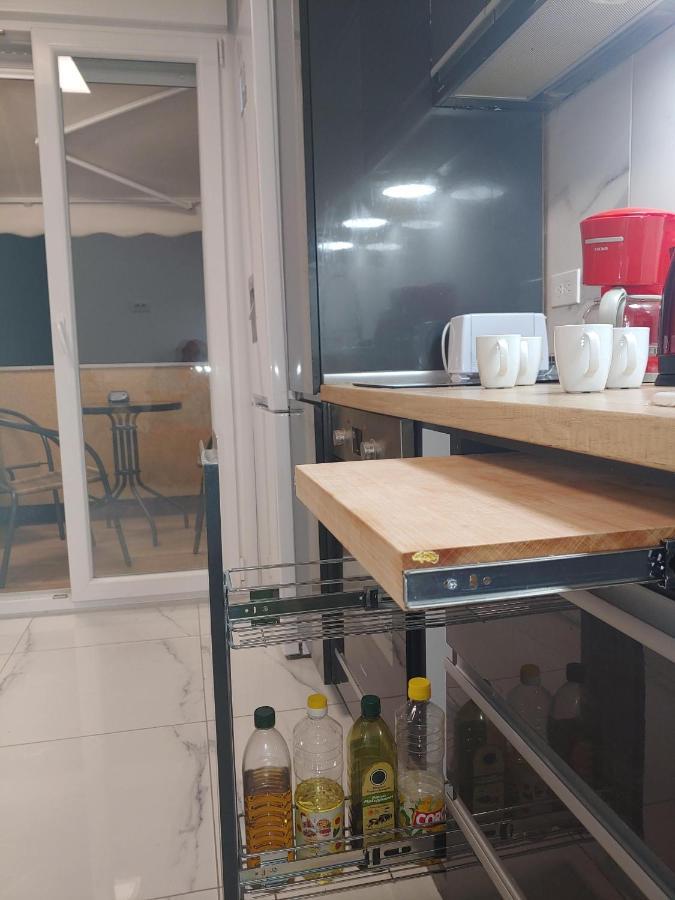 New!90sqm10minairport2bedrooms * Thessaloniki
