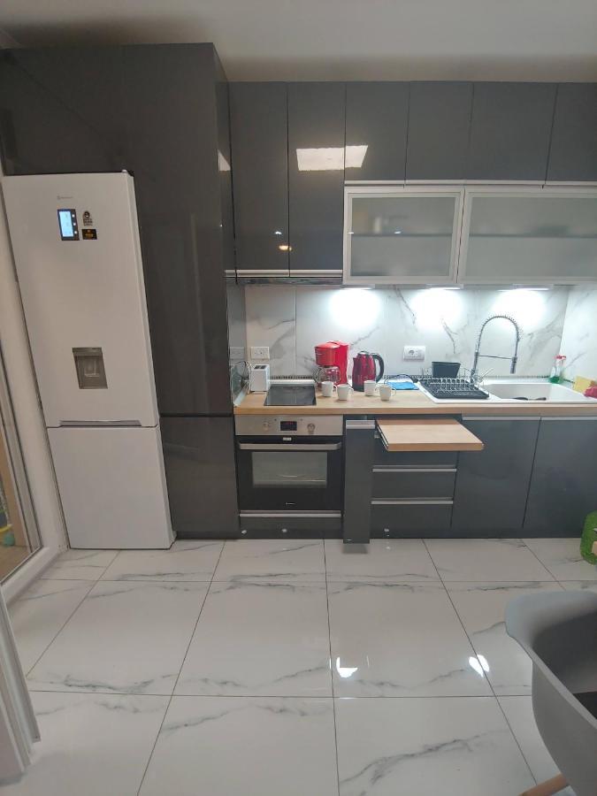 New!90sqm10minairport2bedrooms Thessaloniki