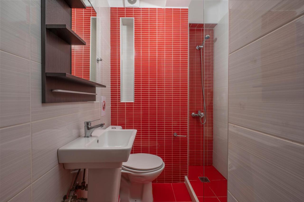 Antigonidon Square Apartment *