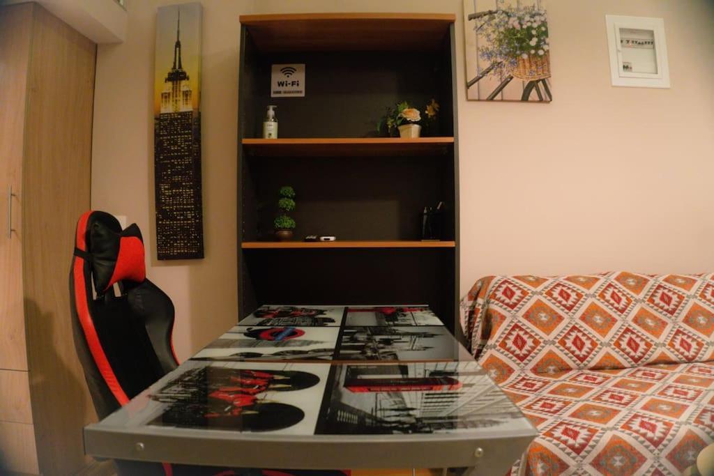 Modern Cozy In Apartment *