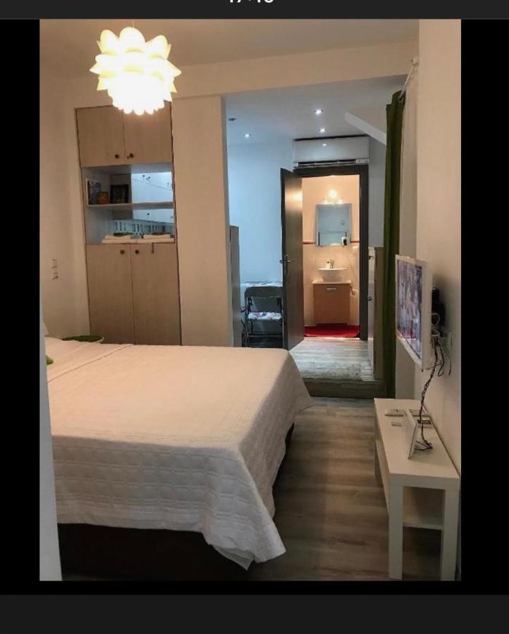 Small Budget Diamond In Agias Sofias. * Selanik