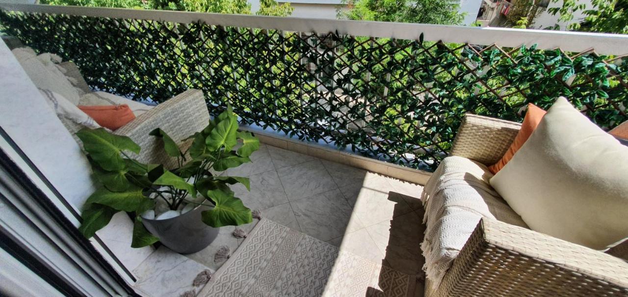 Sea View Across The Golden Bay Beach, Cosy Sunny, Spacious In Aretsou Kalamaria Apartamento