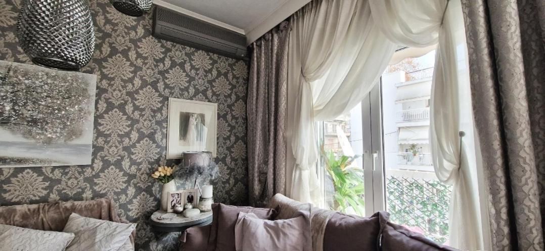 Sea View Across The Golden Bay Beach, Cosy Sunny, Spacious In Aretsou Kalamaria Apartment Thessaloniki