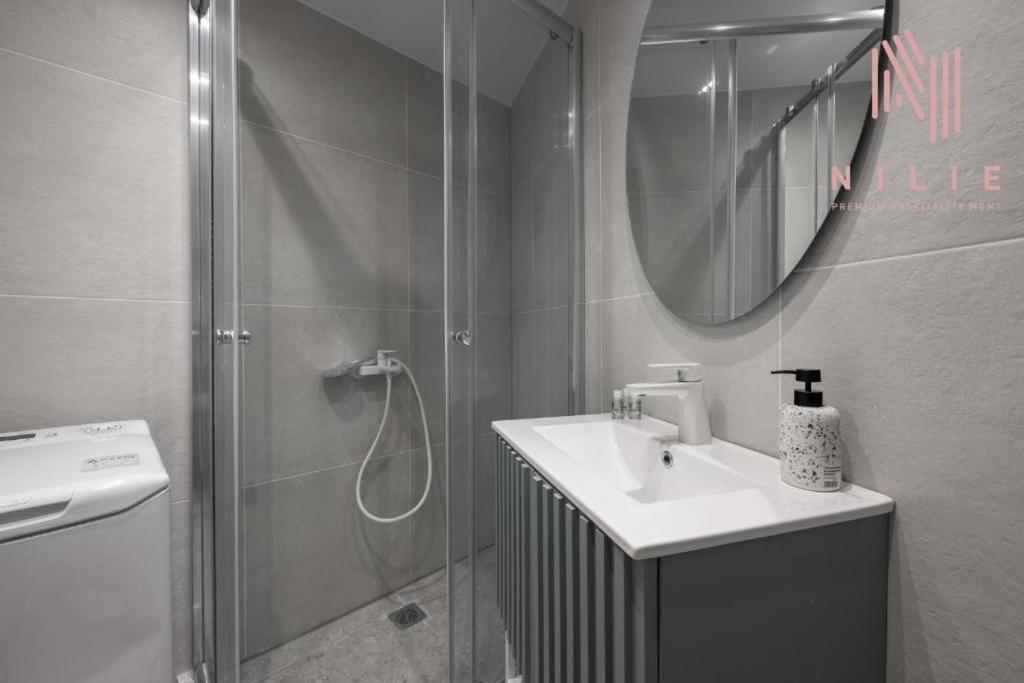 Appartement V1 Boutique Rooms, Nilie Hospitality Mgmt *