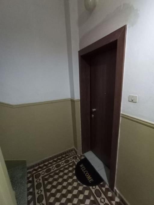 Simplicity Flat Near White Tower Appartement *