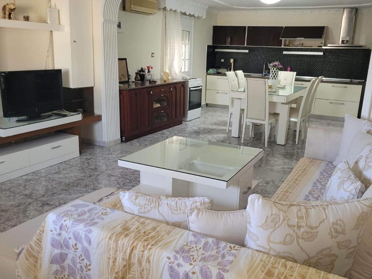 Narcis House