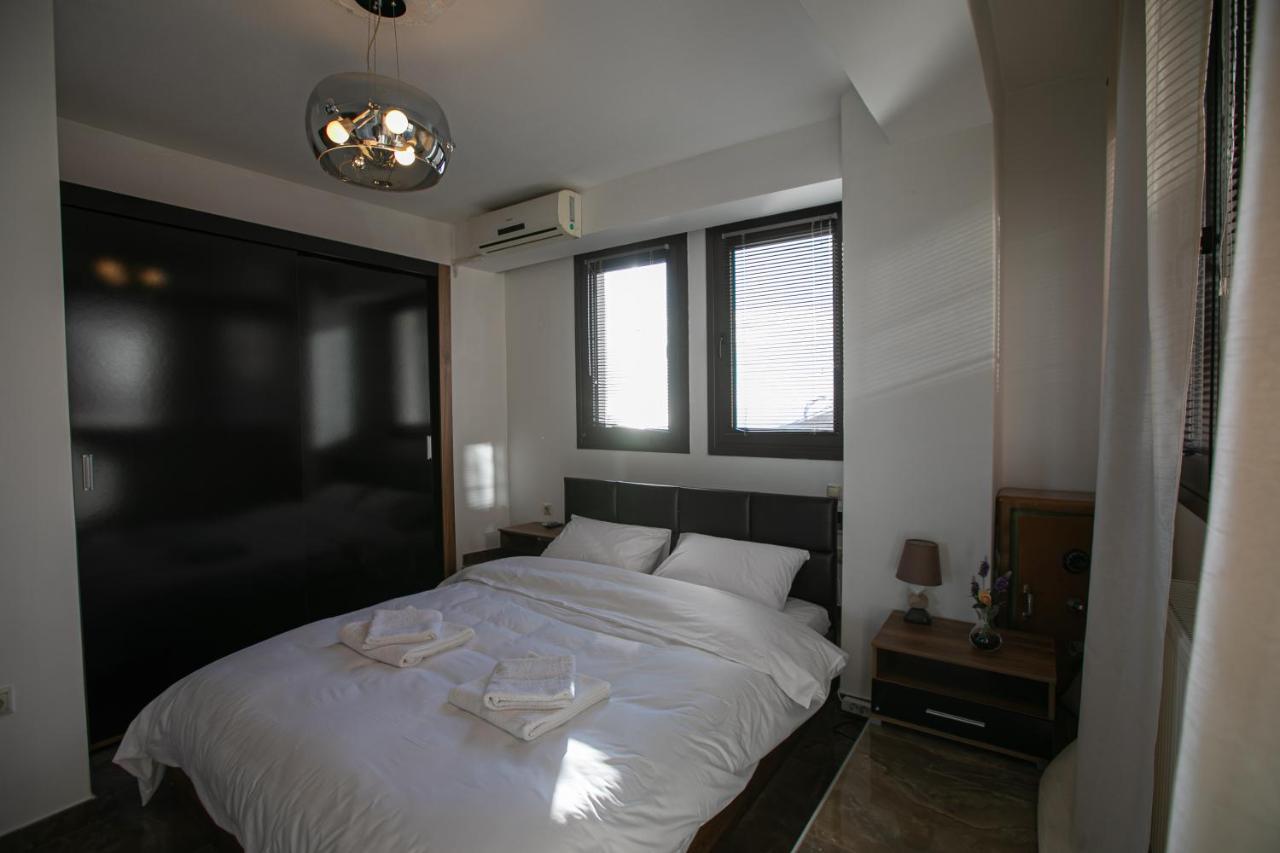 Stunning City View Apt & Parking Space At Old Town Thessaloniki