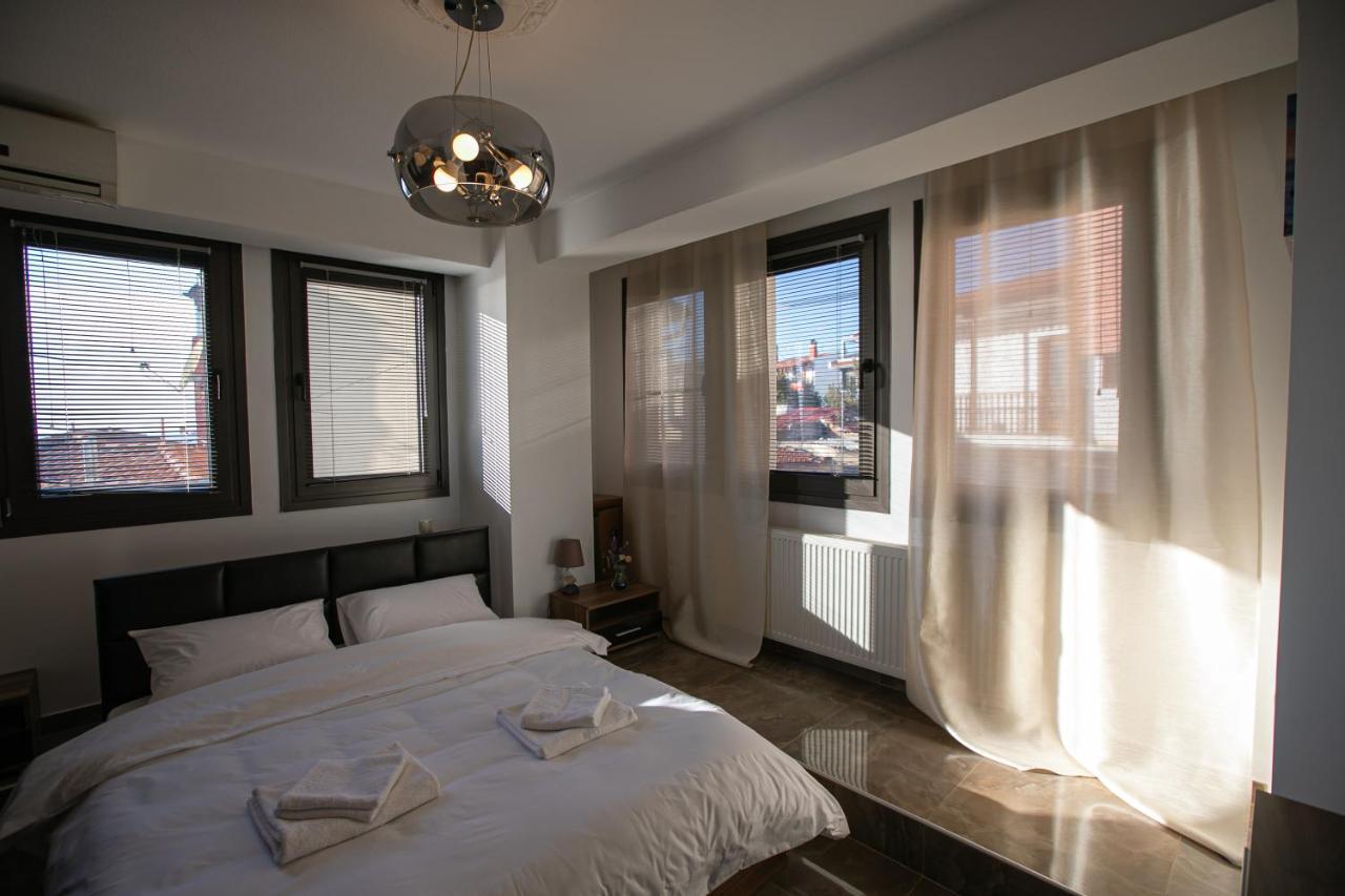 Stunning City View Apt & Parking Space At Old Town Thessaloniki